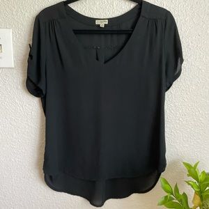 Black short sleeved crepe top